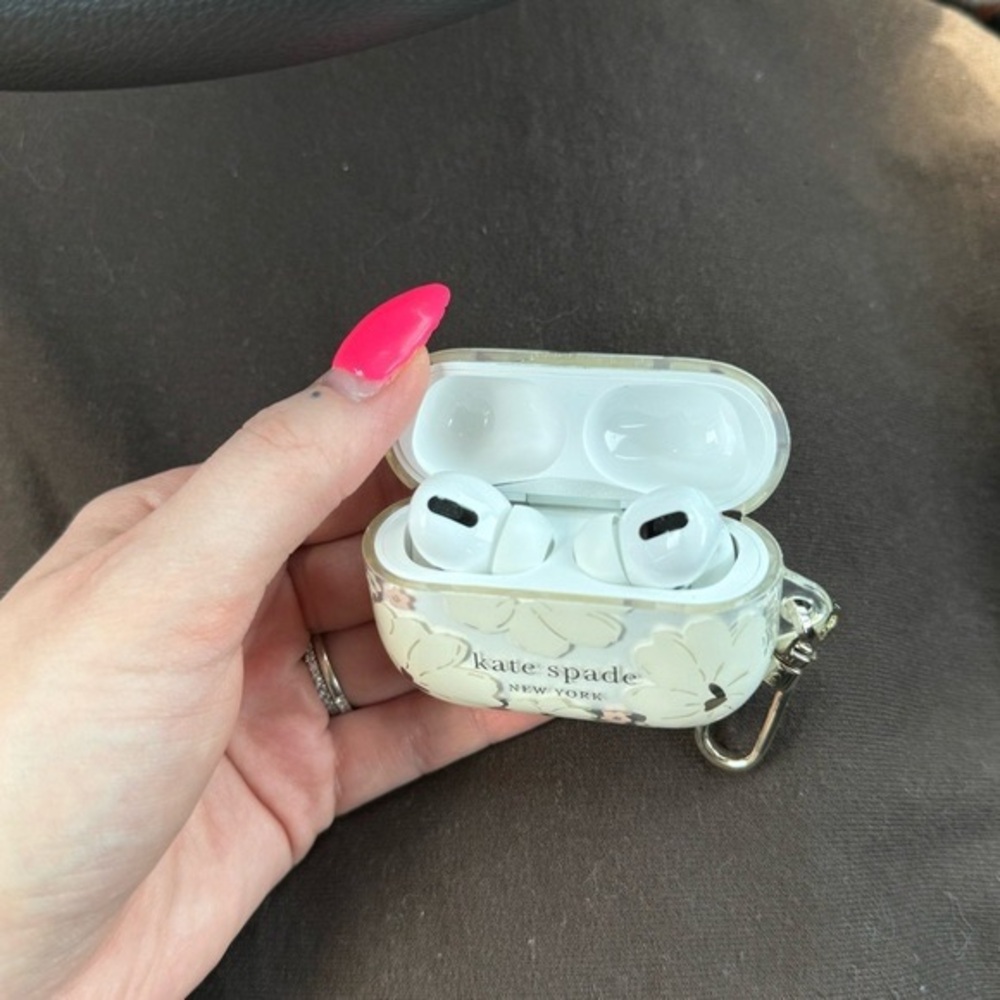 Kate Spade Floral AirPods Pro Case in Cream & Gold